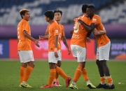 milan.com-包含武汉卓尔队整体发挥出彩，赢得球迷支持的词条