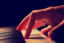 米兰体育官网-铁蹄踏破达拉斯！雄鹿三巨头50+30+20血洗独行侠