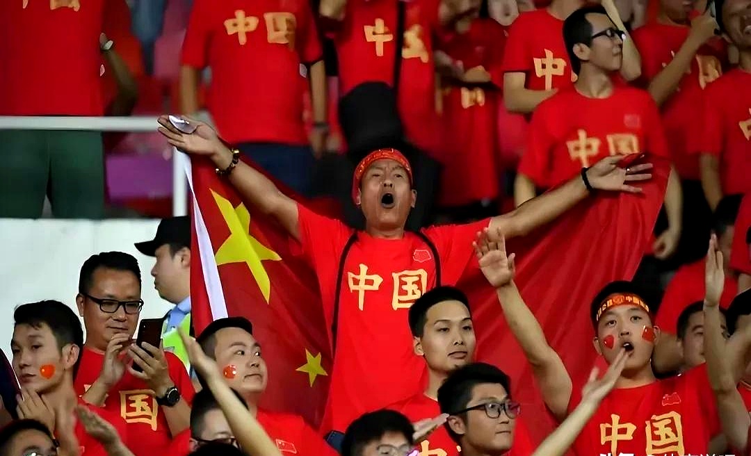 关于中国足球联赛沸腾赛场，球员实力尽显的信息