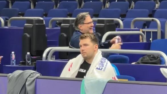 汉诺威球员伤愈复出，助球队取胜的简单介绍