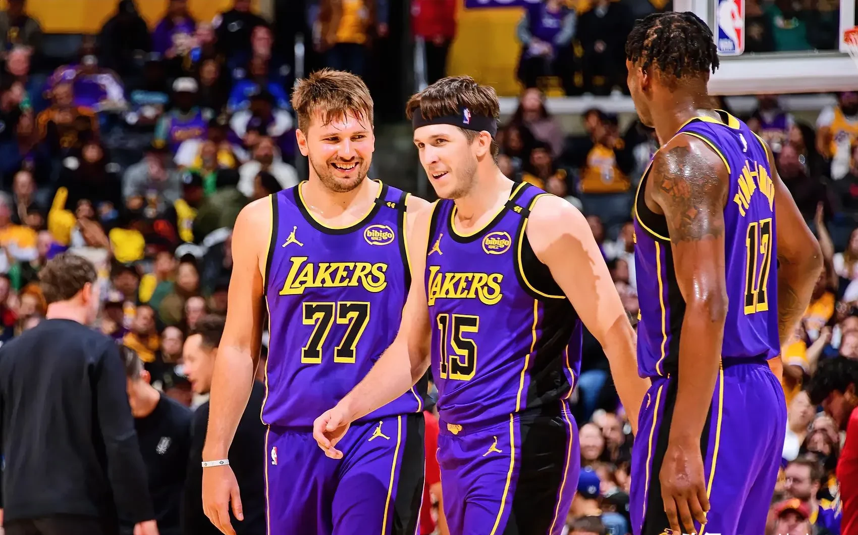 马刺焦点战胜鹈鹕，接连取得四连胜状态