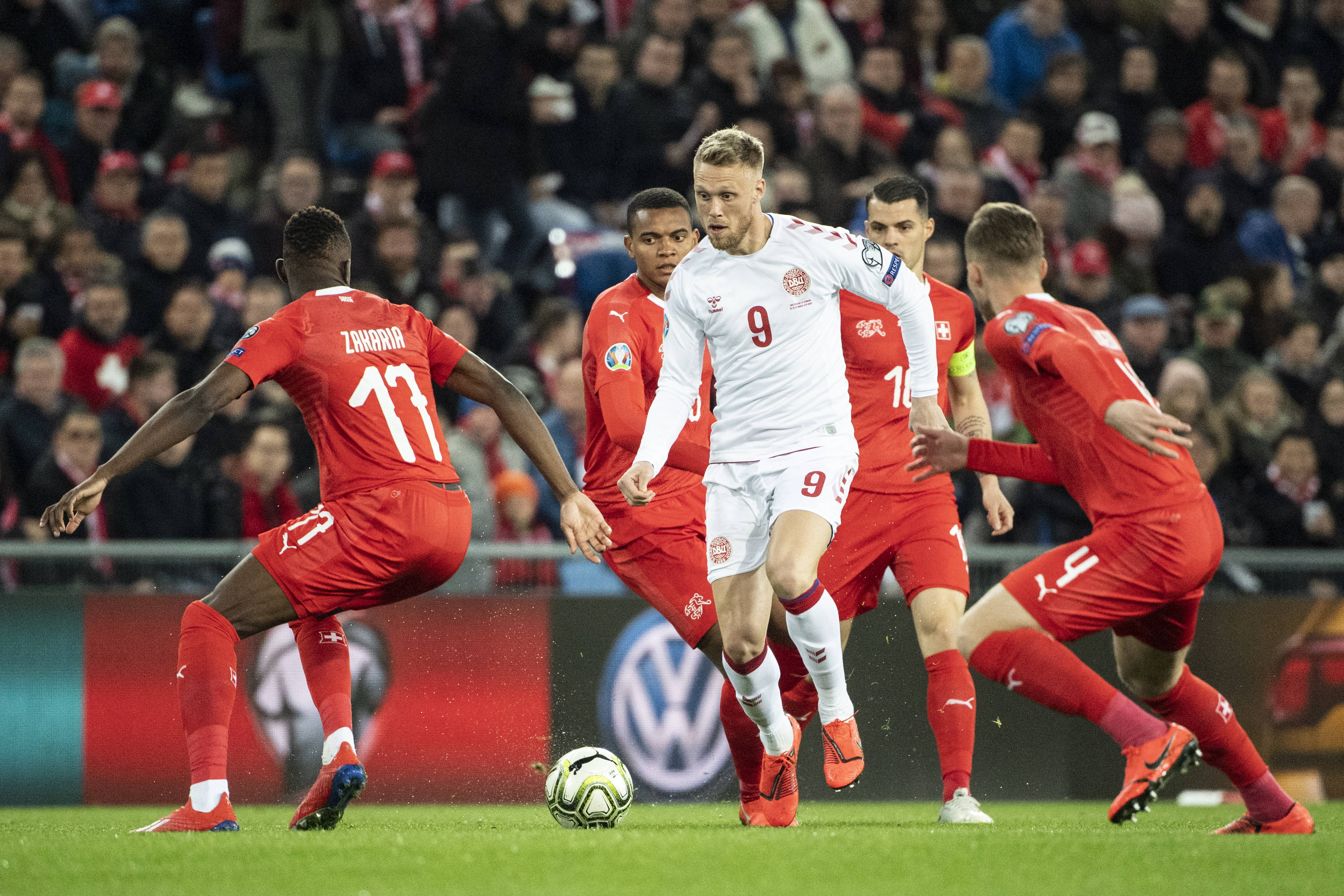 关于俄罗斯队连续两场大胜，欧预赛小组头名可期的信息