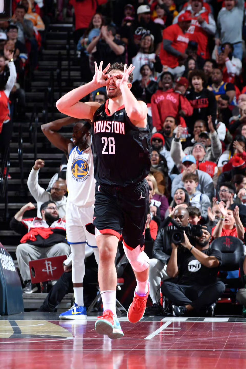 尼克斯后卫砍下生涯新高，力克老鹰的简单介绍