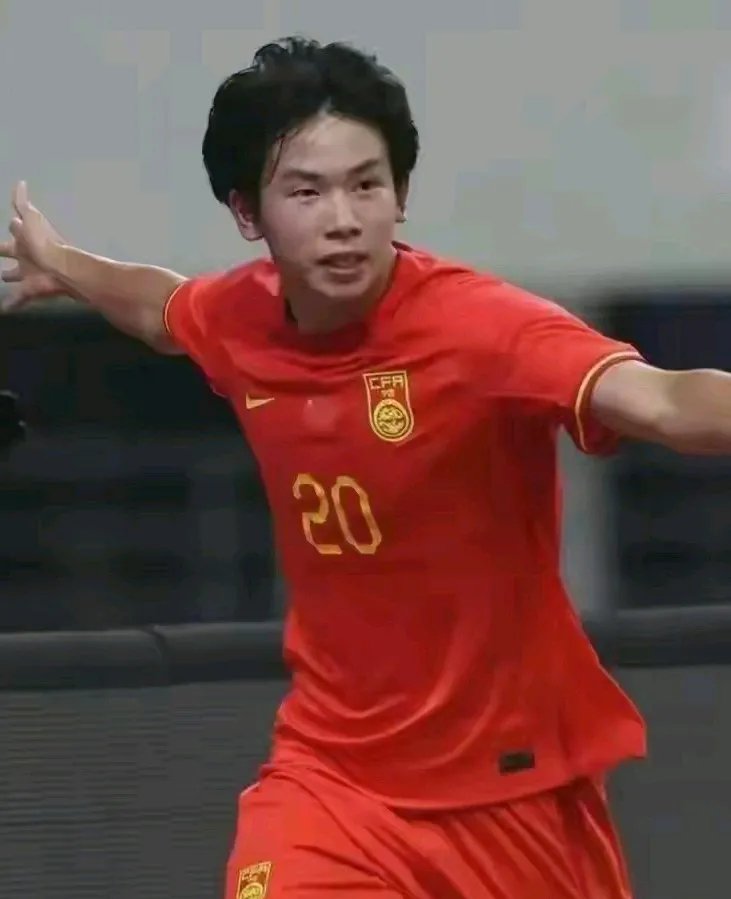 紧张激烈的比拼，胜者喜悦泪满脸