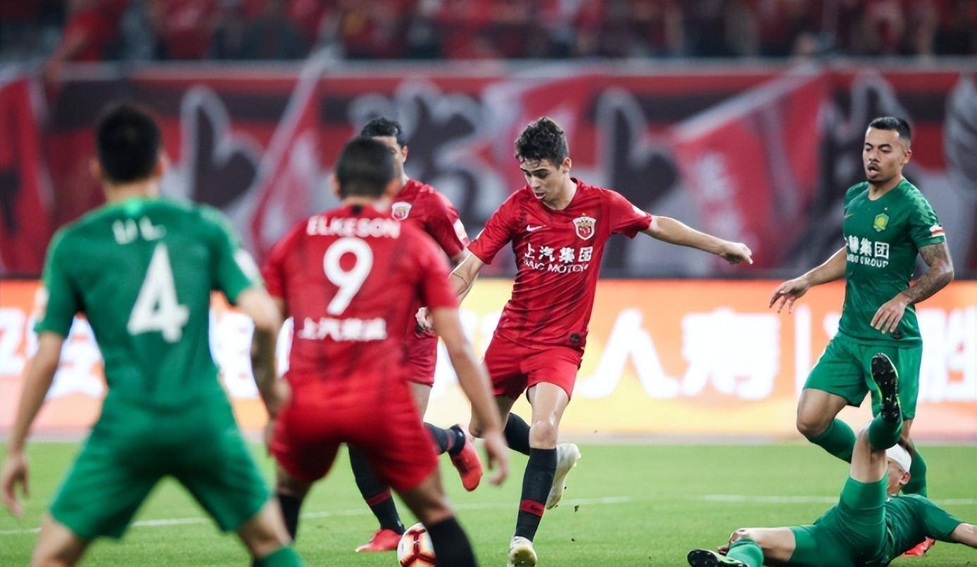 包含上海上港在比赛中遭遇激烈抗衡，险胜出线的词条