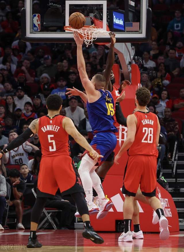 火箭战胜魔术，豪取三连胜