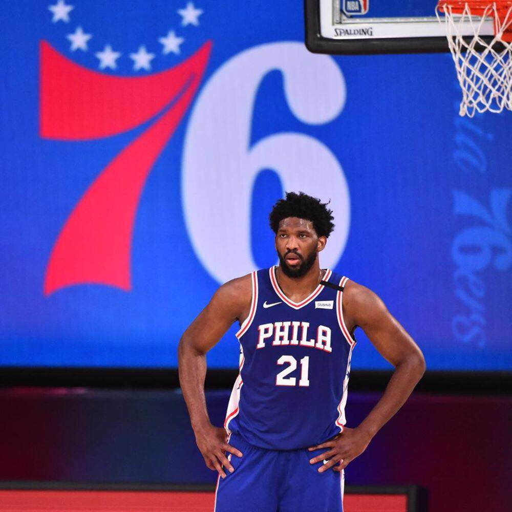 骑士横扫76人，胡金秋刷新纪录